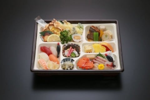 折詰め　3,240円